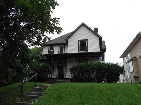2nd image of 237 E 5th St