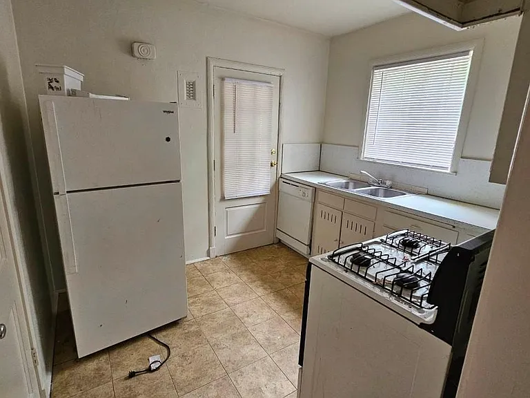 2167 Washington Ave #2 — Photo 9