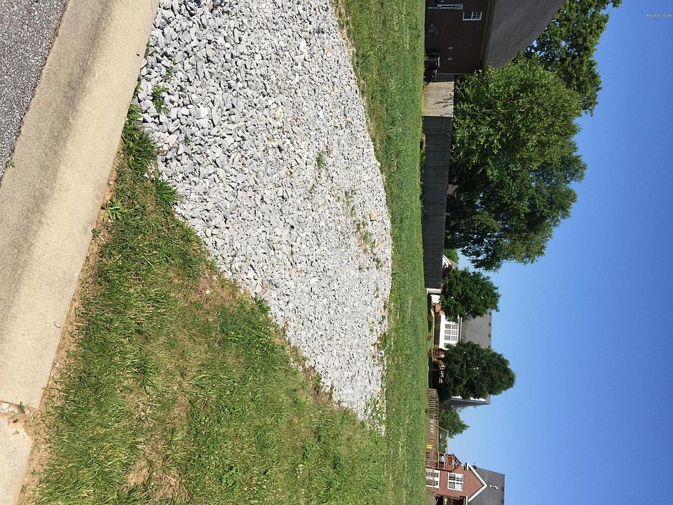 1st image of 83 Blossom Cir