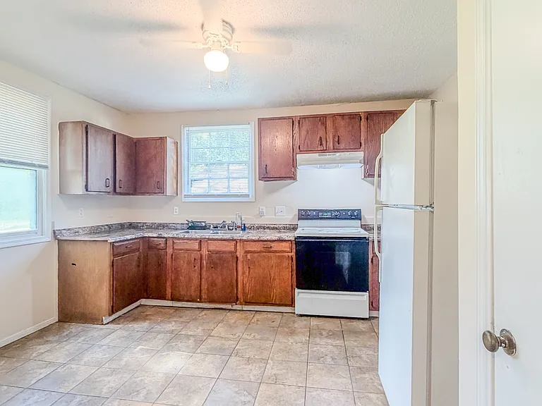 510 Gordon Ave #A — Photo 4