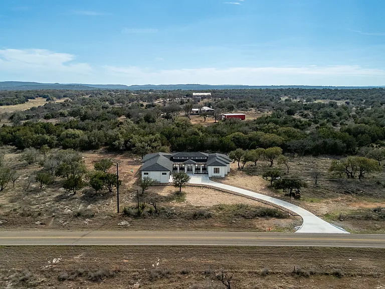 6425 Ranch Road 962 W — Photo 29
