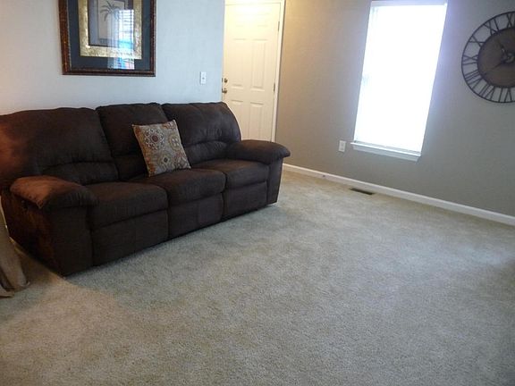 3rd image of 4873 Golfview Dr NE