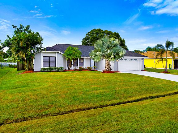 2nd image of 625 SE Damask Avenue