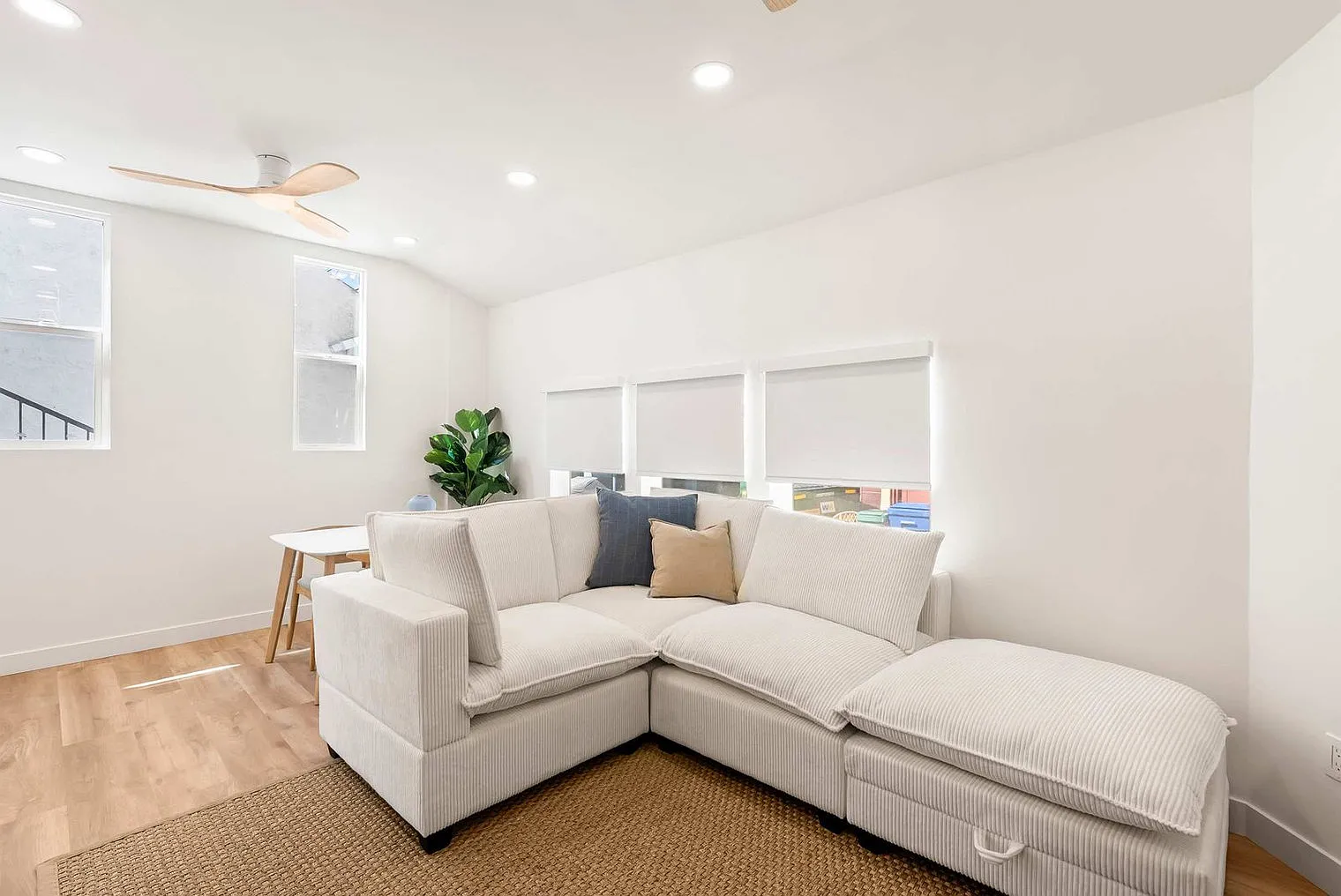 1 bed, 1.0 bath, 548 sqft, $4,391 — Photo 1