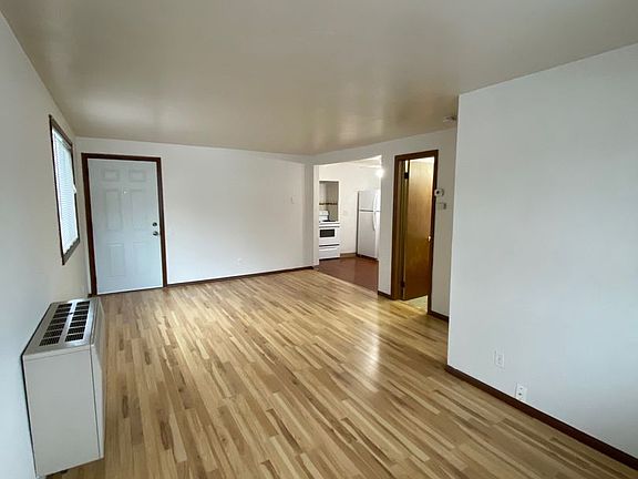 2nd image of 120 N Michigan St #5