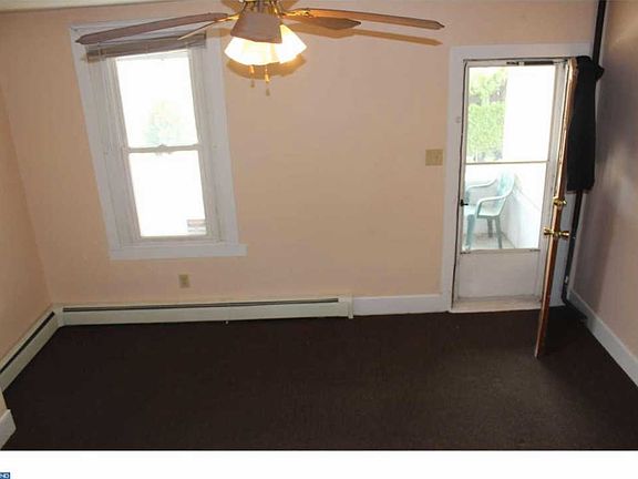 5th image of 220 Brittmoir Ave