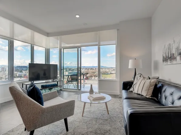 60 Saghalie Rd #704, Victoria, BC V9A 0H1