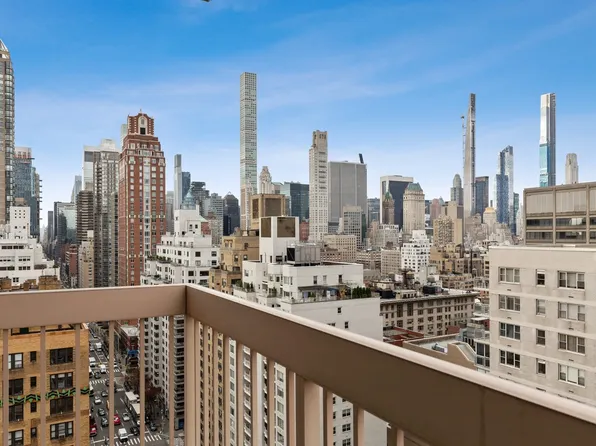 200 East 69th Street image 1 of 12