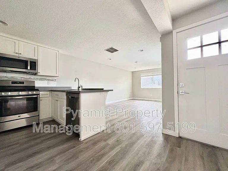1265 E 5600 S — Photo 1