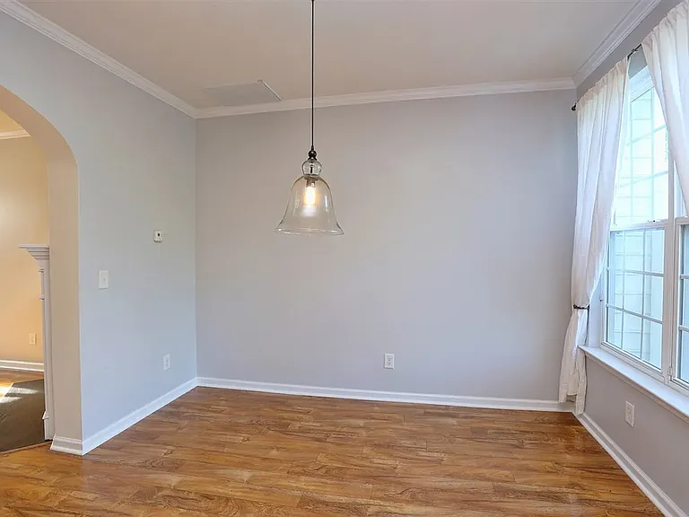 412 Colwick Ln — Photo 9