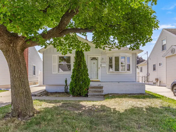 12937 Walnut St, Southgate, MI 48195