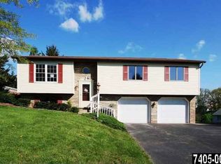 467 Dartha Dr, Dallastown, PA 17313