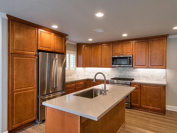 Stainless Steel appliances with gas cooktop