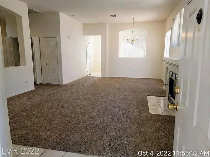 3 bed, 2.0 bath, 1378 sqft, $2,062 — Photo 3