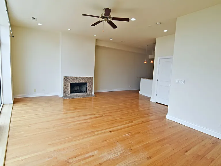 5140 N Clark St — Photo 7