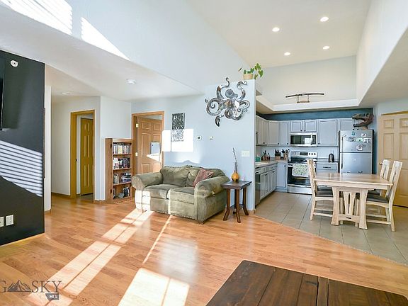 4th image of 21 N Shore Dr APT 12
