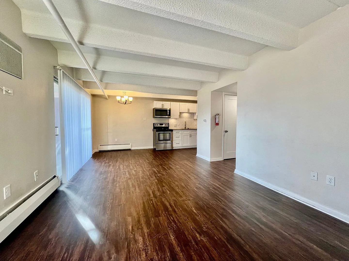Beautifully updated apartment near downtown — Photo 1