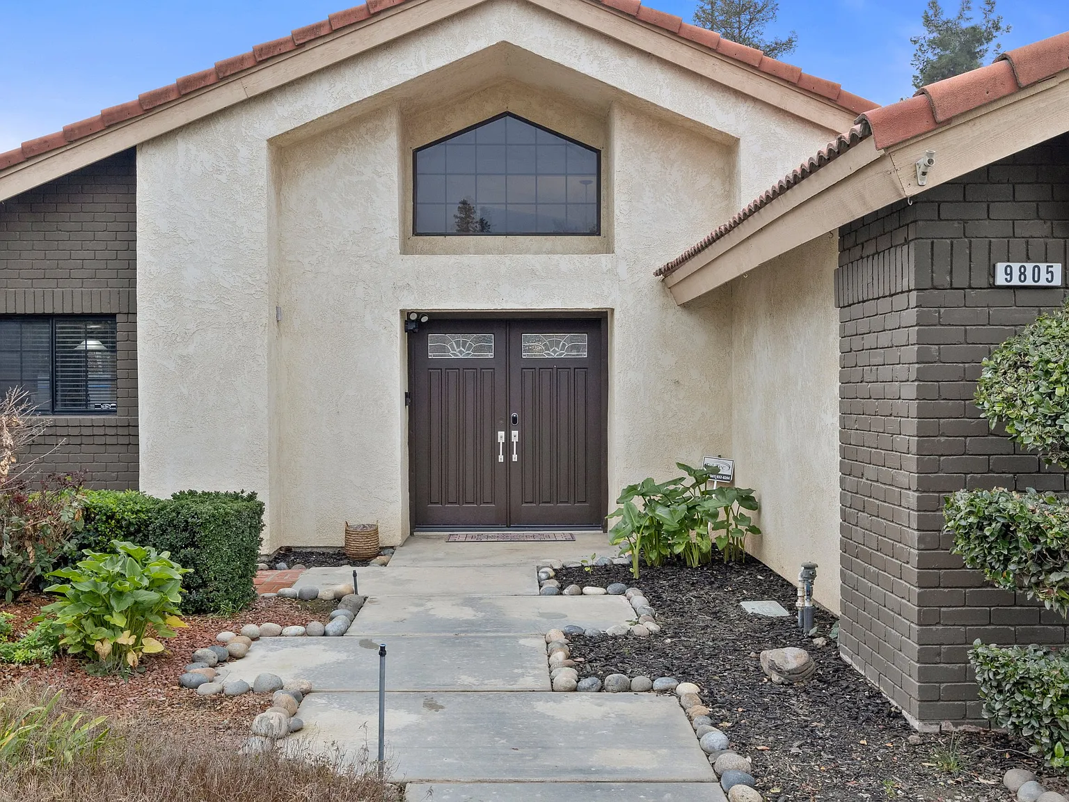 Holly Oak Dr, Bakersfield — Photo 3
