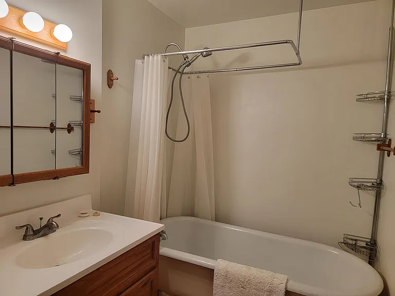 120 E Park St — Photo 16