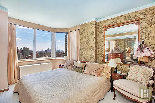 Sold by Halstead Real Estate | media 5