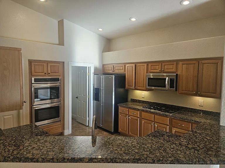 8338 Browns Mountain Ct — Photo 4