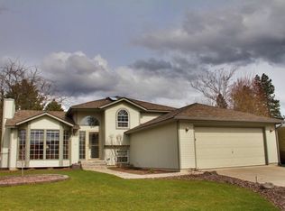 8710 N Greenwood St, Spokane, WA 99208