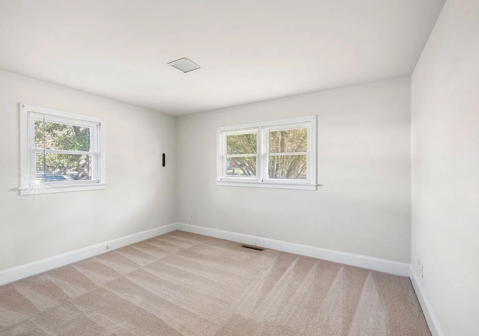 College Heights Charm in Prime Location! — Photo 4