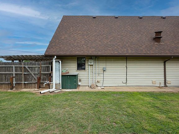4th image of 282553 Sunray Dr