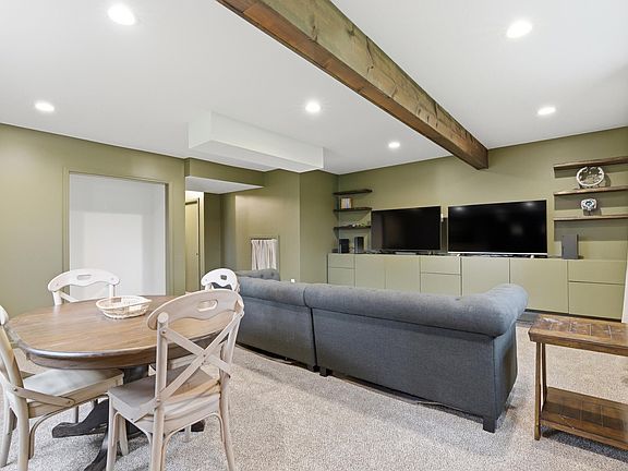 4th image of 715 3rd Ave NW