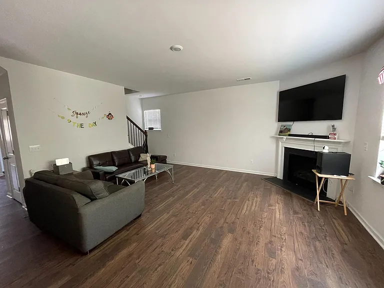 13023 Newburgh Green Dr — Photo 4