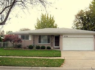 2778 Rhodes Dr, Troy, MI 48083
