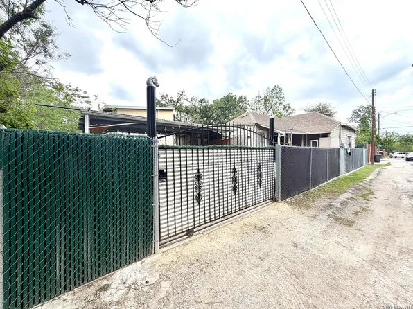 944 Briscoe Aly, San Antonio, TX 78207
