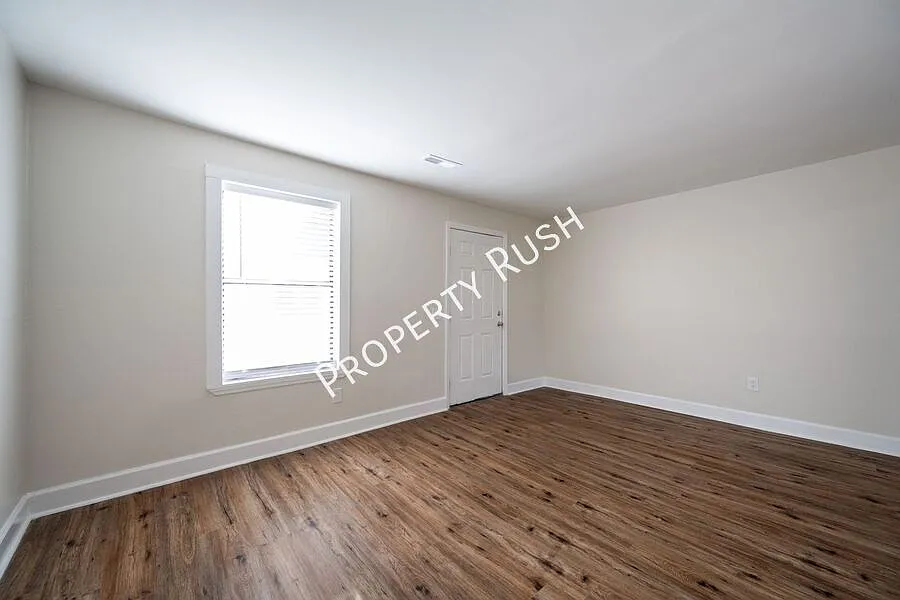 1535 Myrt St. - Charming 2 bed/1 bath rental home in Rossville! $1,295/mo. — Photo 4