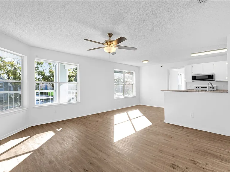2585 Grassy Point Dr #211 — Photo 3