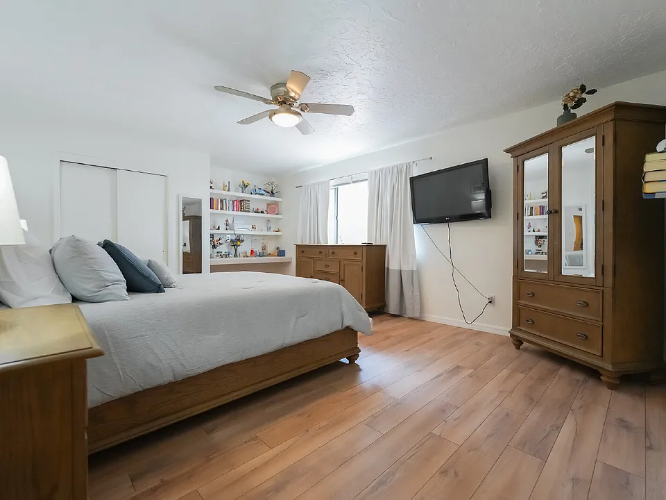 2115 Tesoro Pl #4