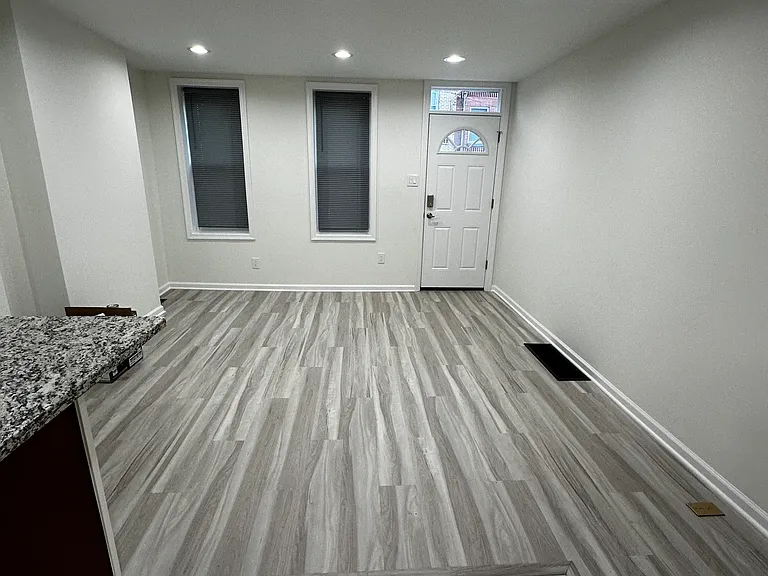 2711 Oakford St — Photo 3