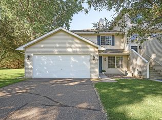 418 Gironde Ct, Woodbury, MN 55125