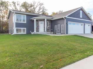 371 Brookestone Dr SE, Rochester, MN 55904
