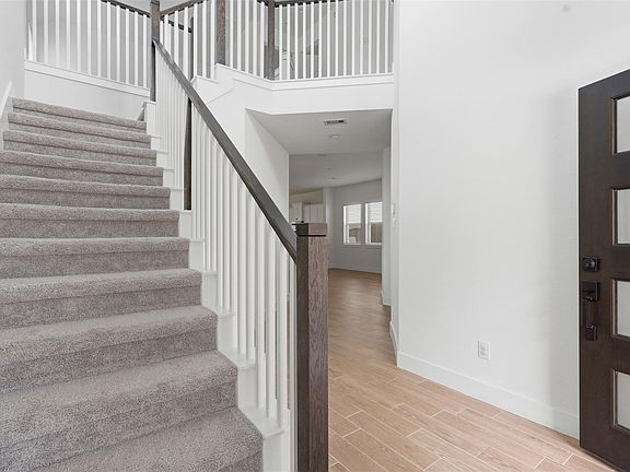 3rd image of 313 Rise Ln