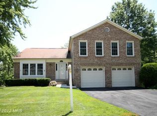 8819 Shadowlake Way, Springfield, VA 22153