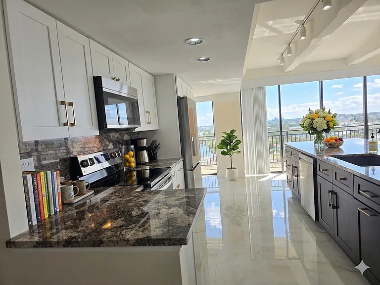 Bayshore Dr — Photo 7