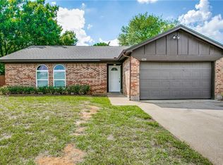 6218 Maple Springs Dr, Arlington, TX 76001