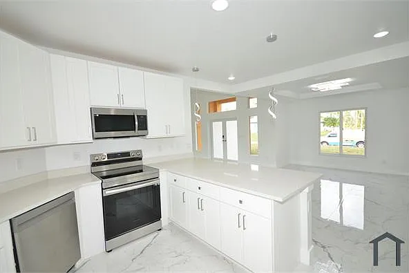 1132 Edelweiss St E — Photo 36