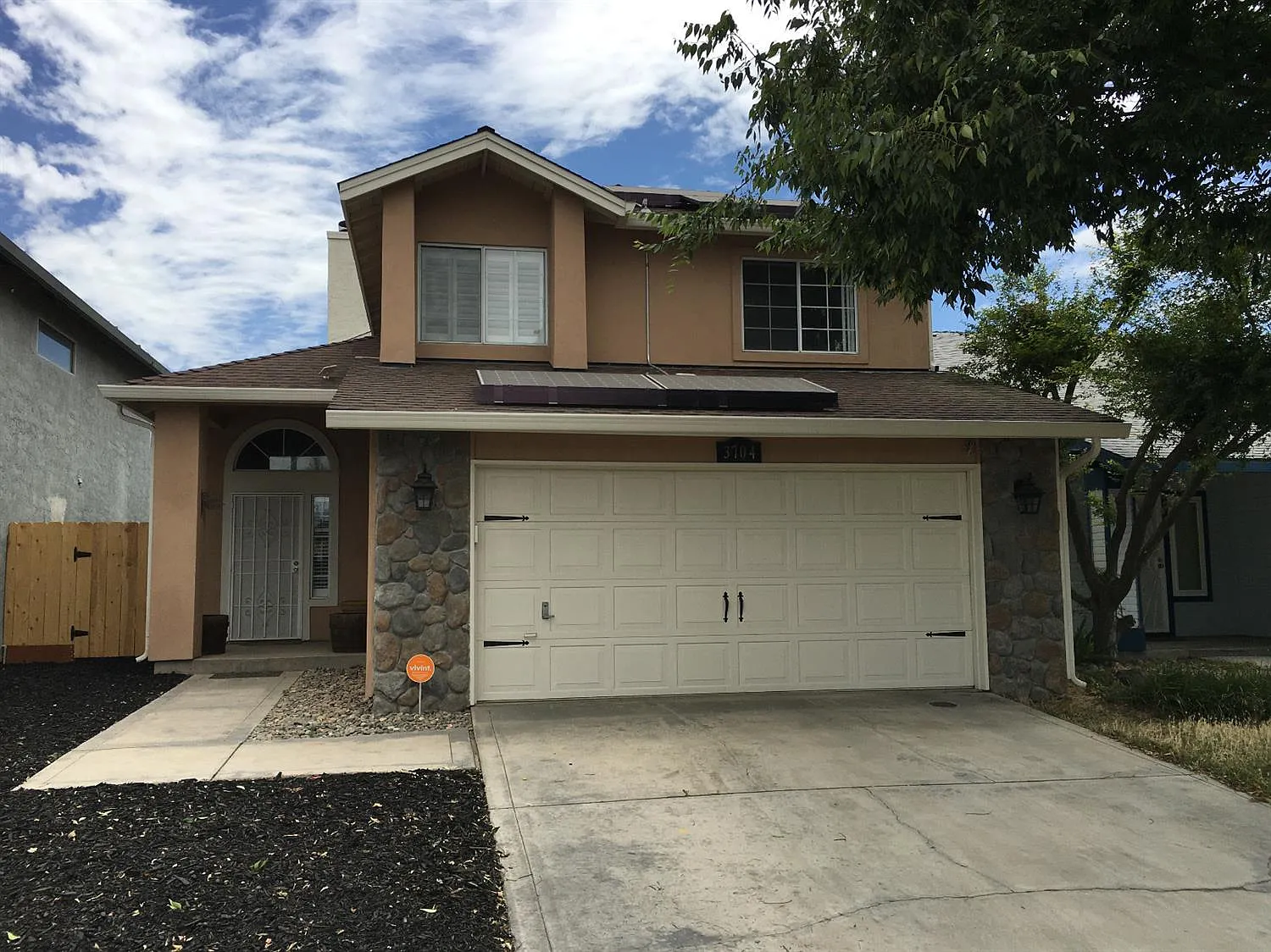 3704 Woodglen Dr photo 1
