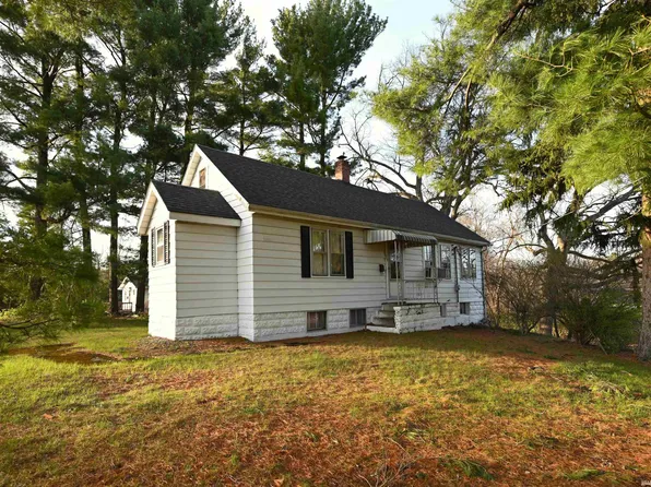 217 N Park Ave, North Judson, IN 46366