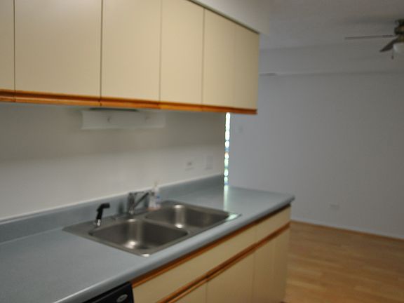 3rd image of 2640 Pirates Cv APT 6