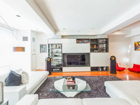 135 W 14th St #3, New York, NY 10011