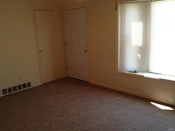 3rd image of 9700 Dennis Dr