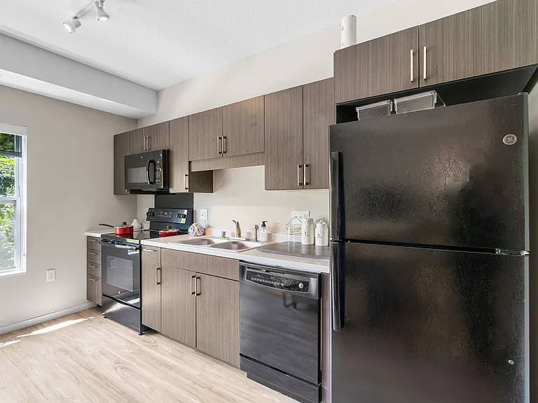 The Chamberlain Apartments — Photo 13
