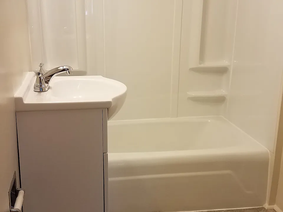 1st Floor Bath